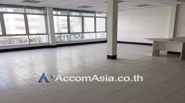  2  Office Space For Rent in sukhumvit ,Bangkok MRT Queen Sirikit National Convention Center AA17042